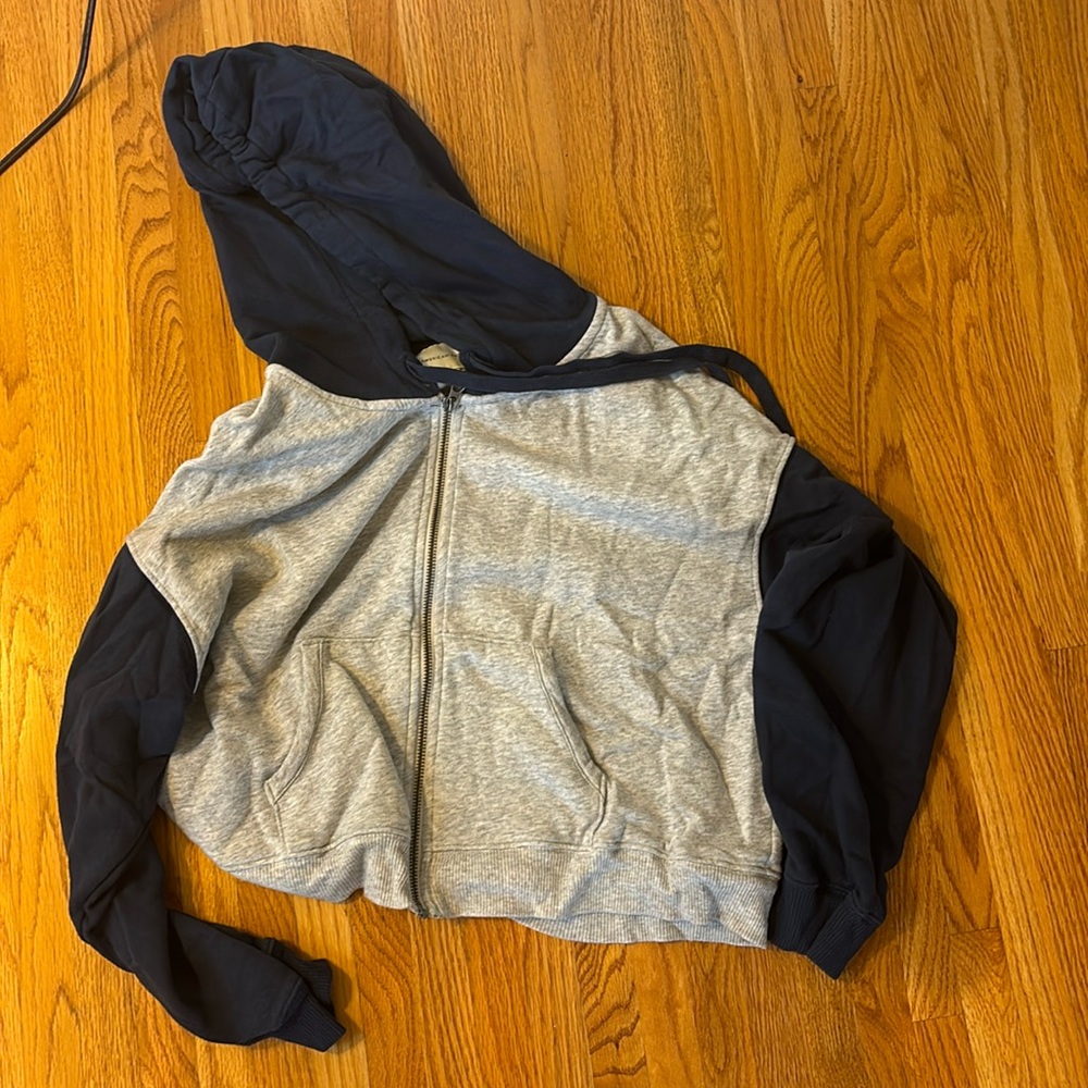 American Eagle cropped zip up hoodie